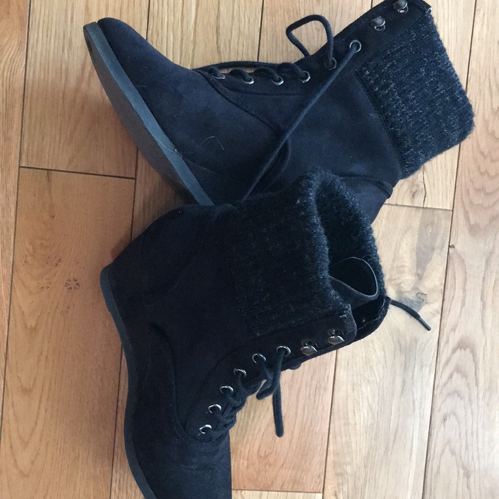 Like new black cold weather dress boots